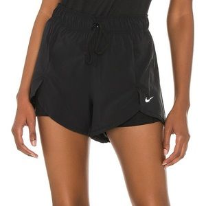 2 IN 1 SHORT IN BLACK